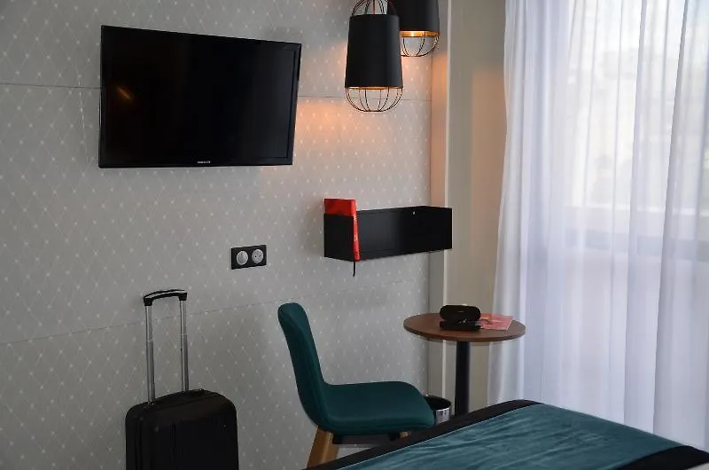 Otel Mercure Montparnasse Pasteur 4*